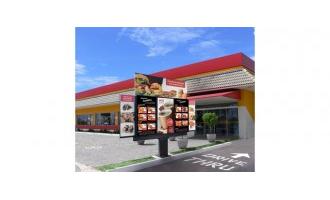 Taking digital signage outside, whatever the weather