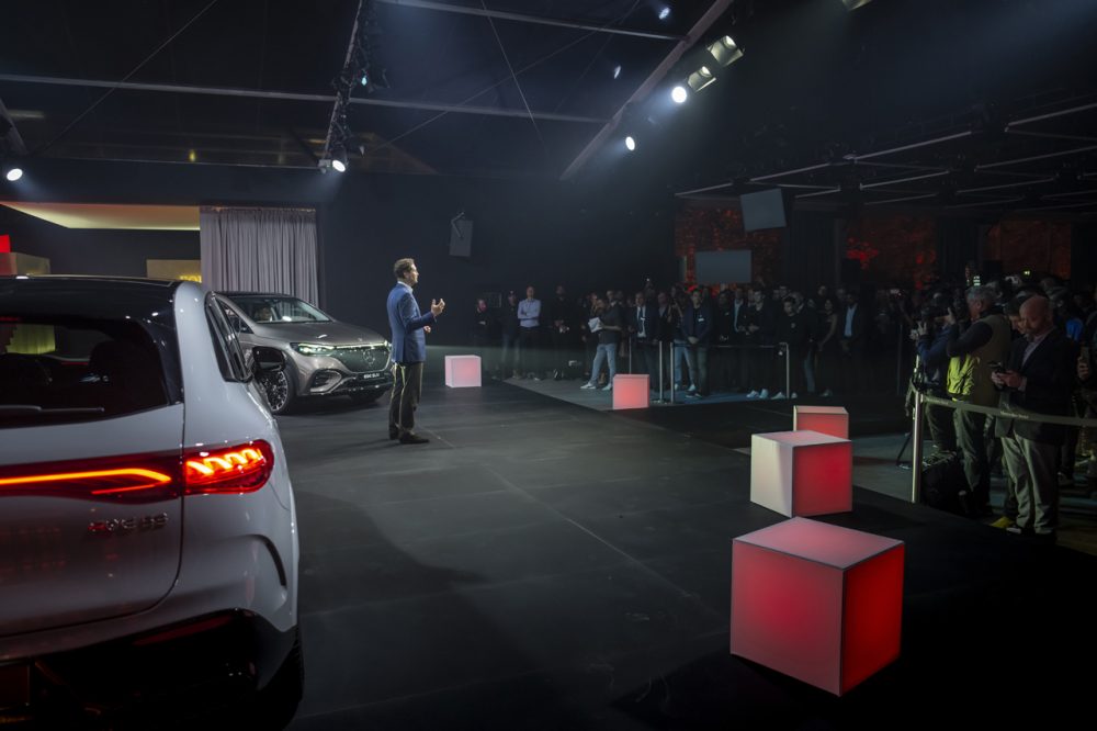 Mercedes-Benz makes 'magical garage' with immersive art | AV Magazine