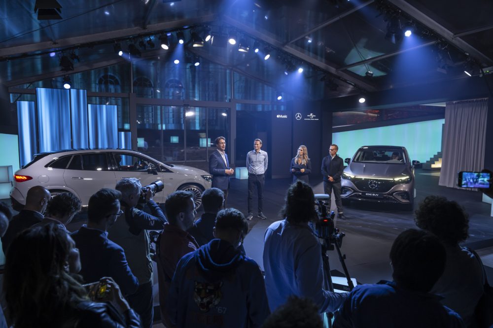 Mercedes-Benz makes 'magical garage' with immersive art | AV Magazine