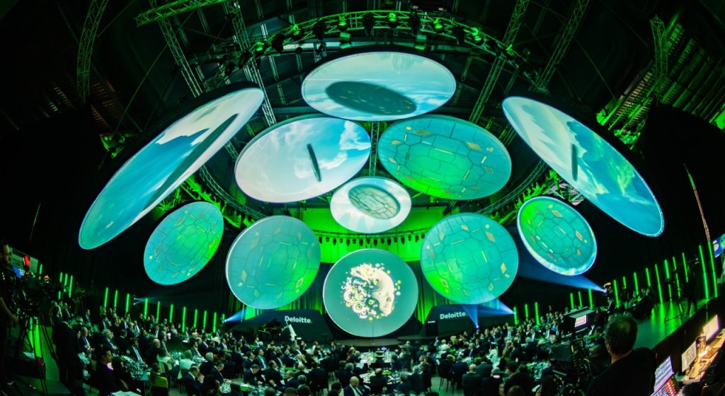 Piano-playing, dancing robot performs at Deloitte event | AV Magazine
