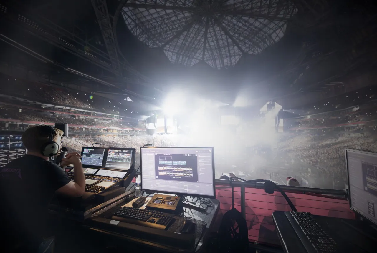 Metallica switches servers for towering LED video content