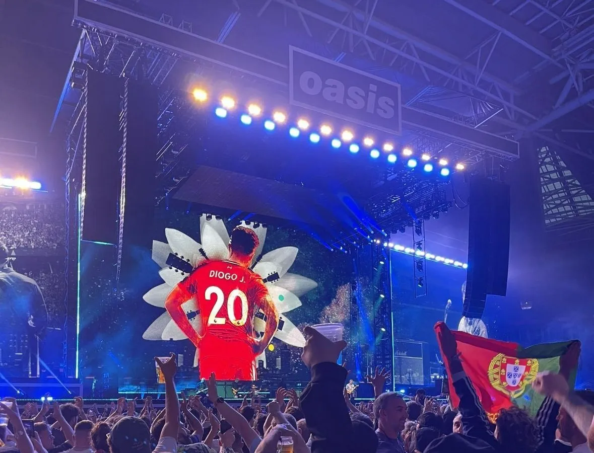 Oasis reunion backed by Absen and Leyard LED from UP | AV Magazine