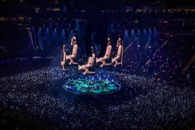 Universal Pixels brings in-the-round Radiohead show to life | AV Magazine