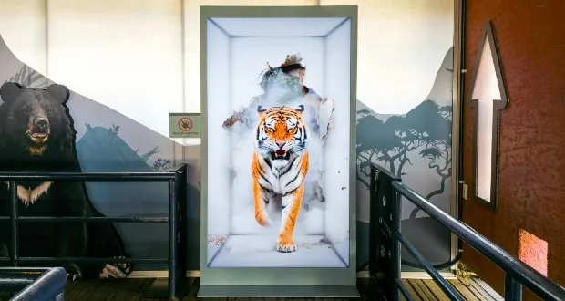 Samsung-TVs-and-Displays-Spatial-Signage-Safari-World-The-Wild-Everland_main1USE.webp