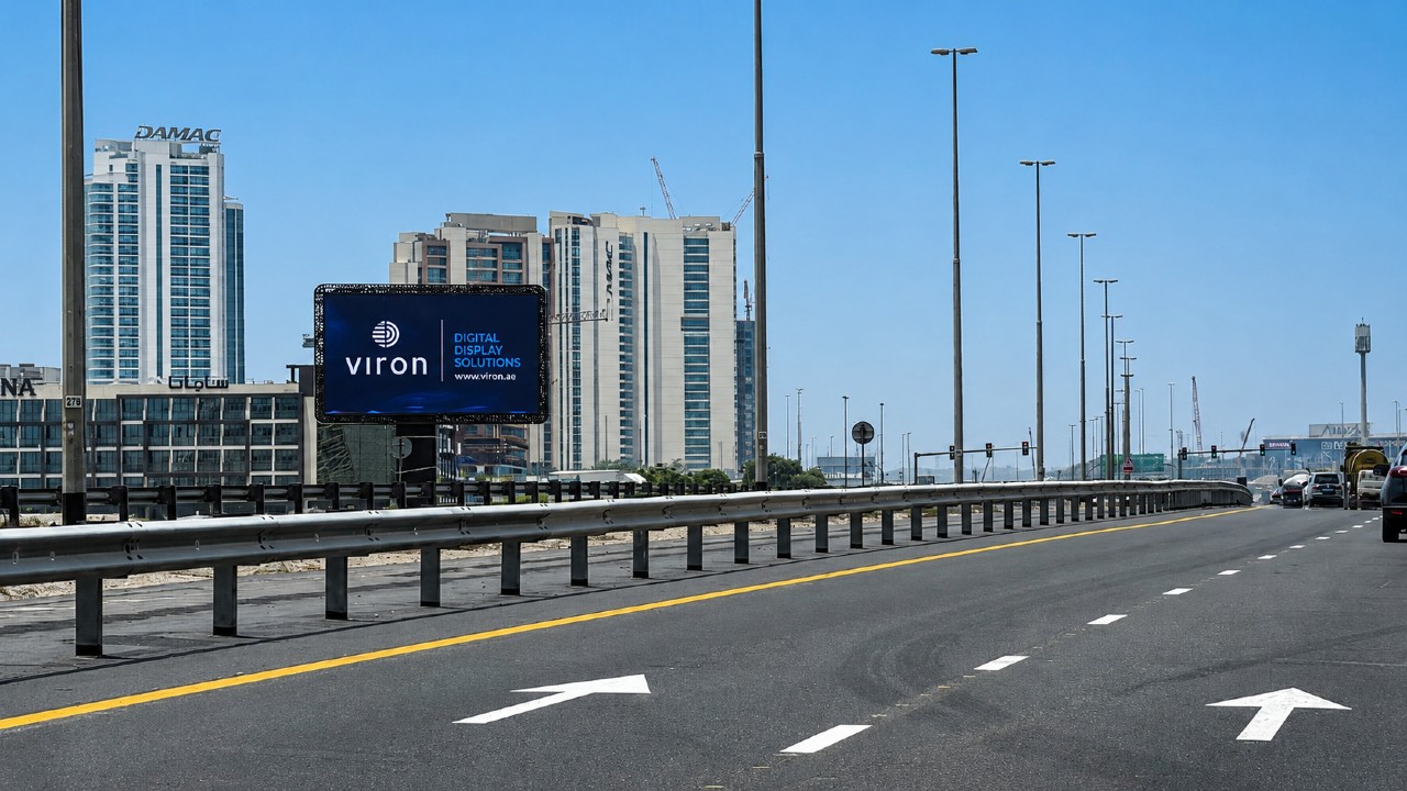 Ledman liefert doppelseitigen DOOH-Bildschirm in Dubai Ledman liefert doppelseitigen DOOH-Bildschirm in Dubai